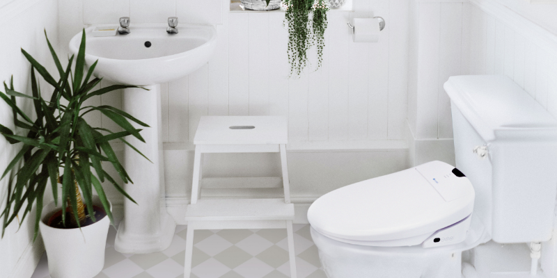 Best selling brondell swash 1400 luxury bidet toilet seat side profile, installed. alt=